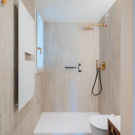 Marlin White Apartment *